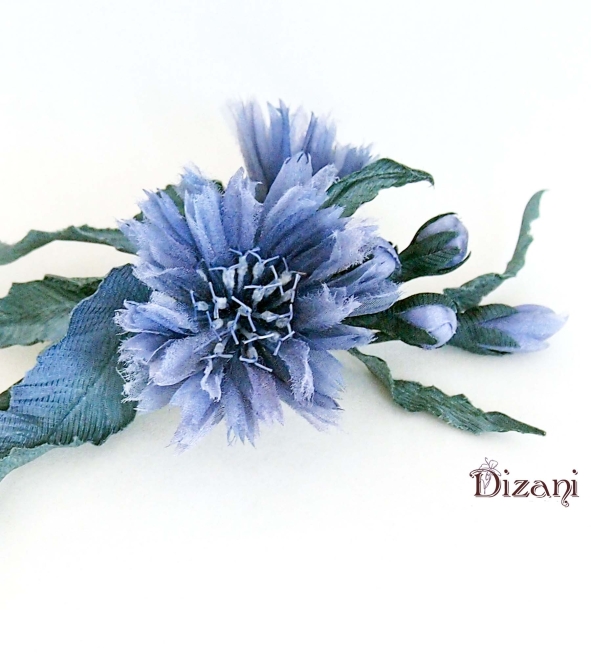 Брошь цикорий.